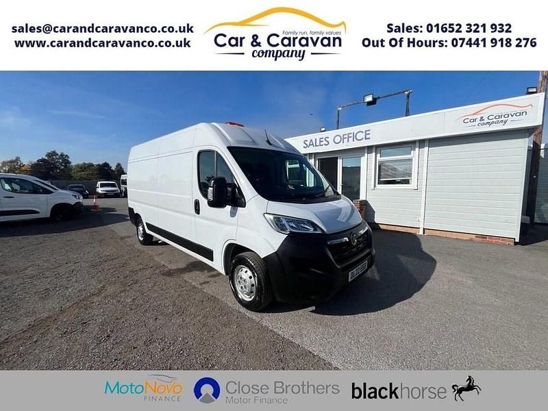 White Used 2022 Vauxhall Movano Van | £11,990 (Good price) - Image 1/4
