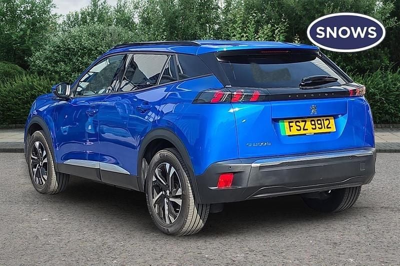 Used Peugeot e-2008 Allure Premium 100 kW (136 HP) 2022 Vertigo blue SUV