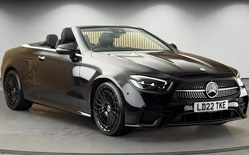 Usado Mercedes E300 AMG line 258 CV (189 kW) 2022 Descapotable