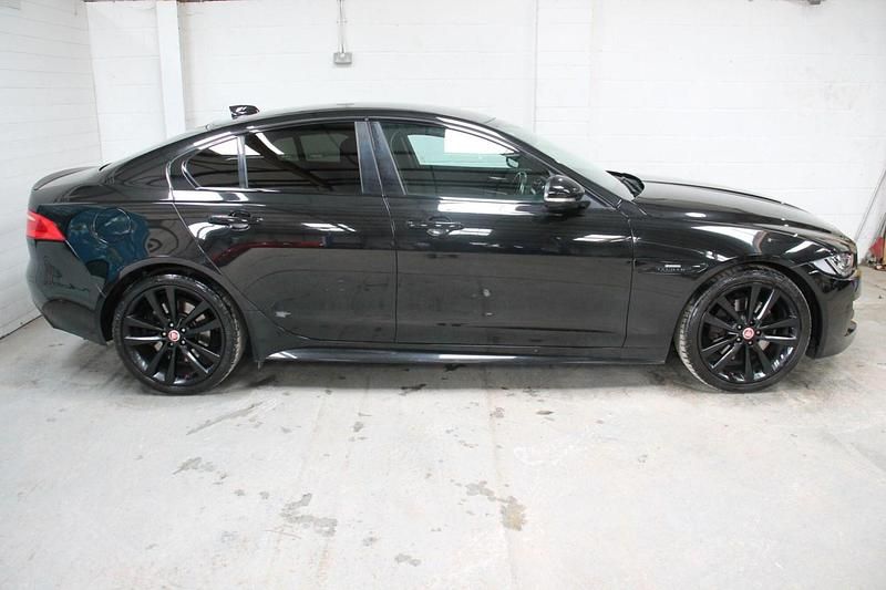 Used Jaguar XE R-Sport 250 HP (183 kW) 2018 Black Sedan