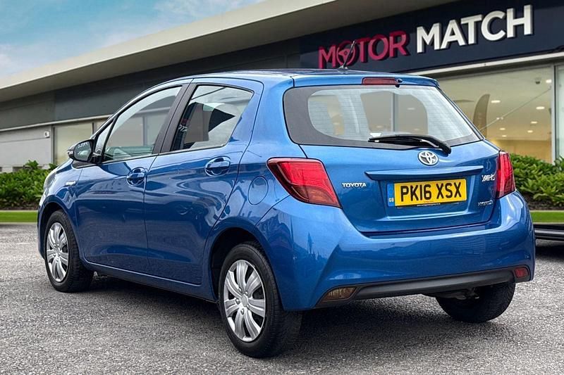 Used Toyota Yaris Hybrid Active 2016 Blue Hatchback