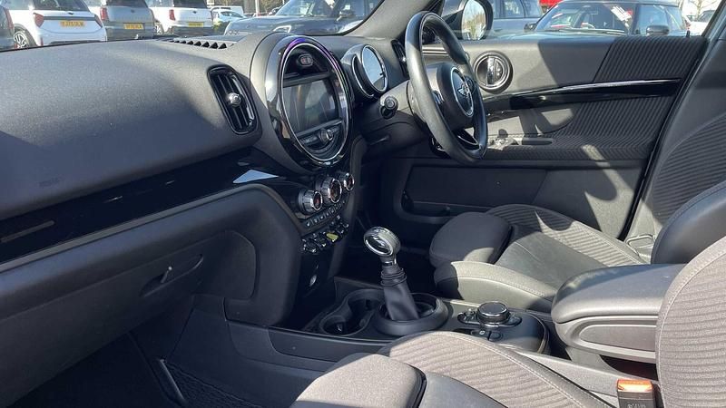 Begagnad Mini Cooper S Countryman 221 HK (162 kW) 2018 Grå SUV