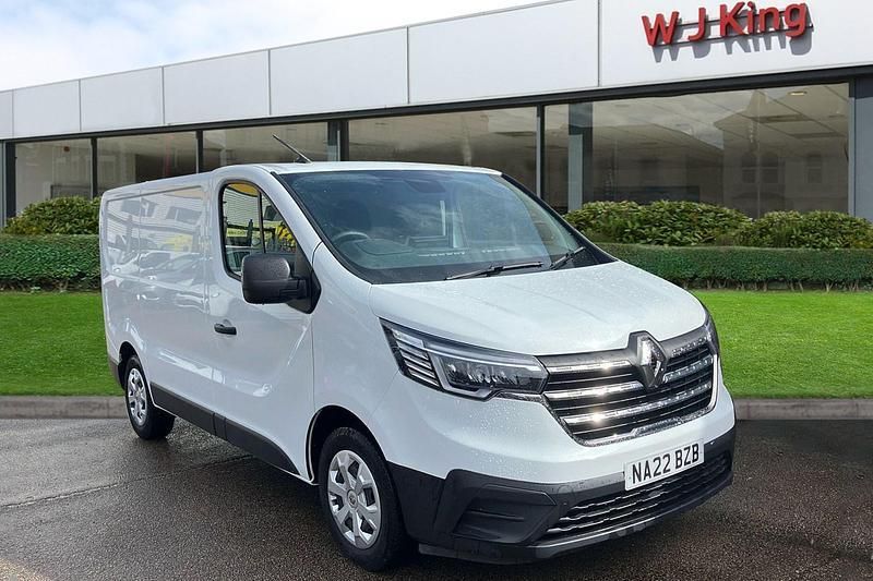 White Used 2022 Renault Trafic Business Van | £18,595 (Good price) - Image 1/4