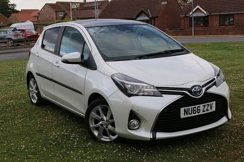 Used 2016 Toyota Yaris Hybrid | £12,495 (Fair price) - Image 1/1