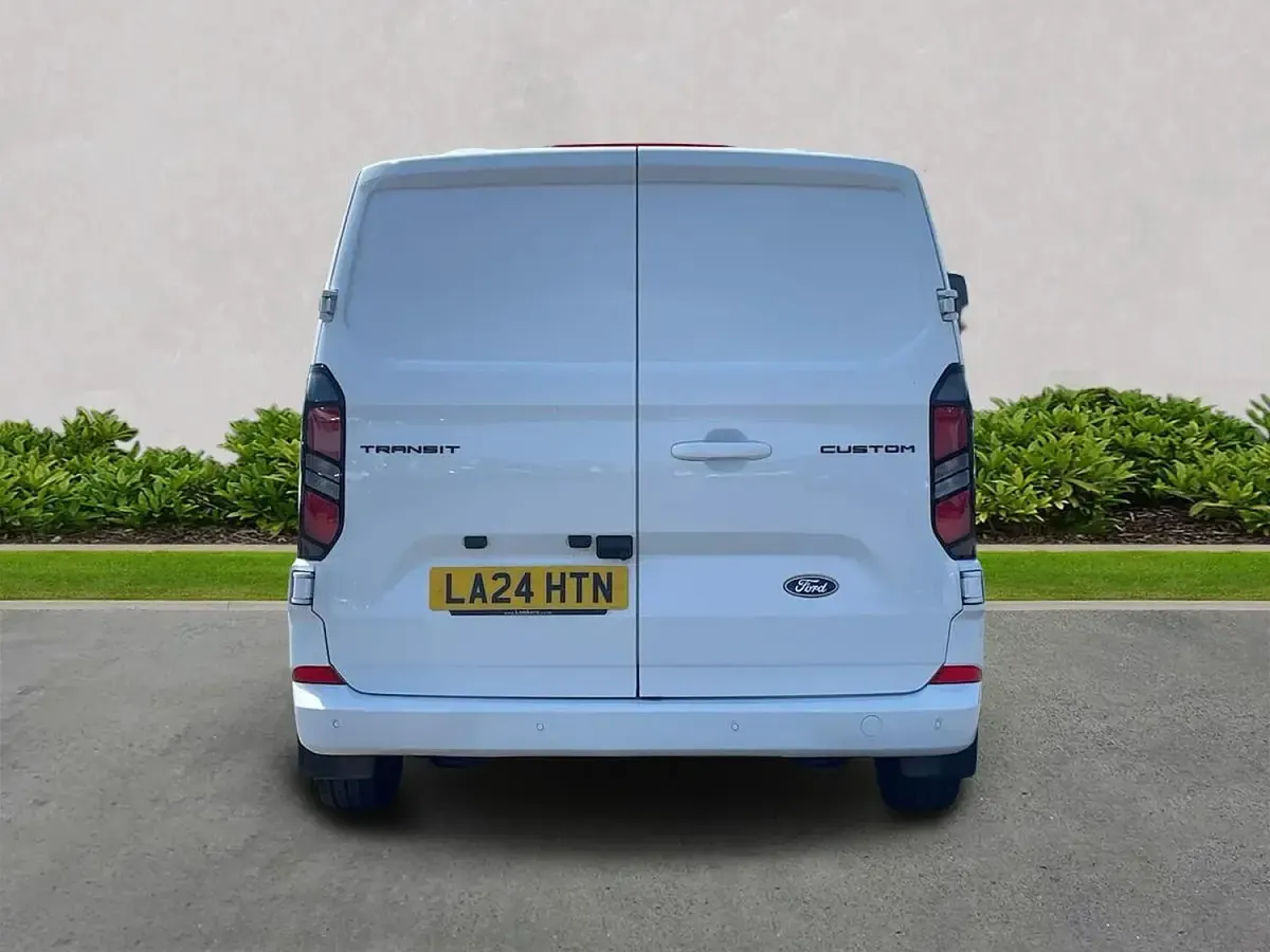Used Ford Transit Custom Limited 136 HP (100 kW) 2024 White Van