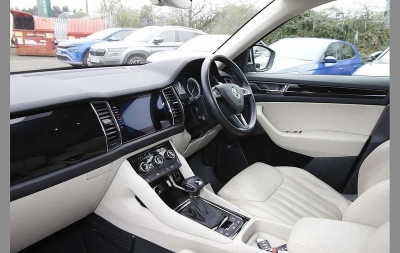 Used Skoda Kodiaq LAURIN & KLEMENT 187 HP (137 kW) 2019 Brilliant silver metallic SUV