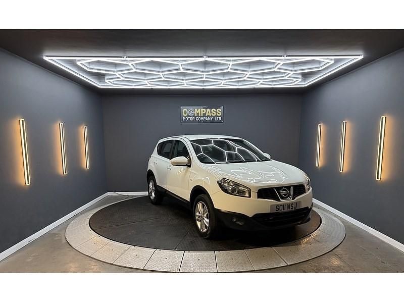 Used Nissan Qashqai Acenta 117 HP (86 kW) 2011 White SUV