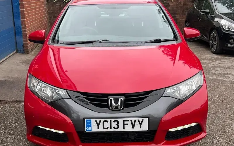 Used Honda Civic SE 120 HP (88 kW) 2013 Red Hatchback