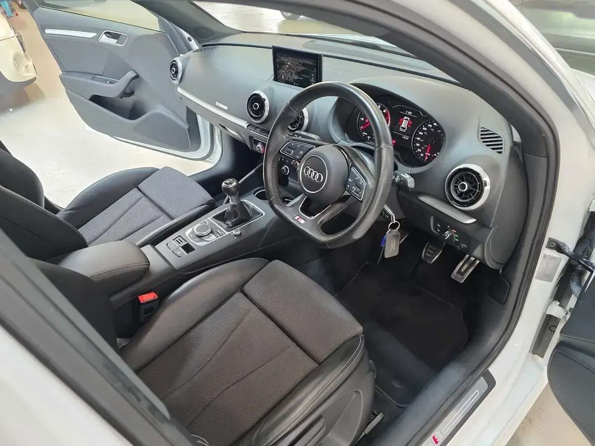 Used Audi A3 Sportback S-Line 150 HP (110 kW) 2016 White Hatchback