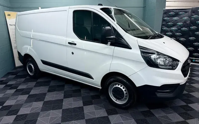 Used Ford Transit Custom 105 HP (77 kW) 2023 Van