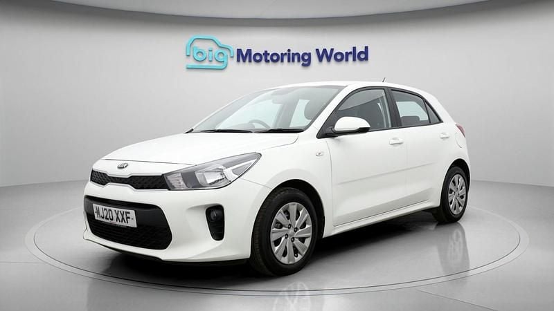 Used Kia Rio 84 HP (61 kW) 2020 White Hatchback