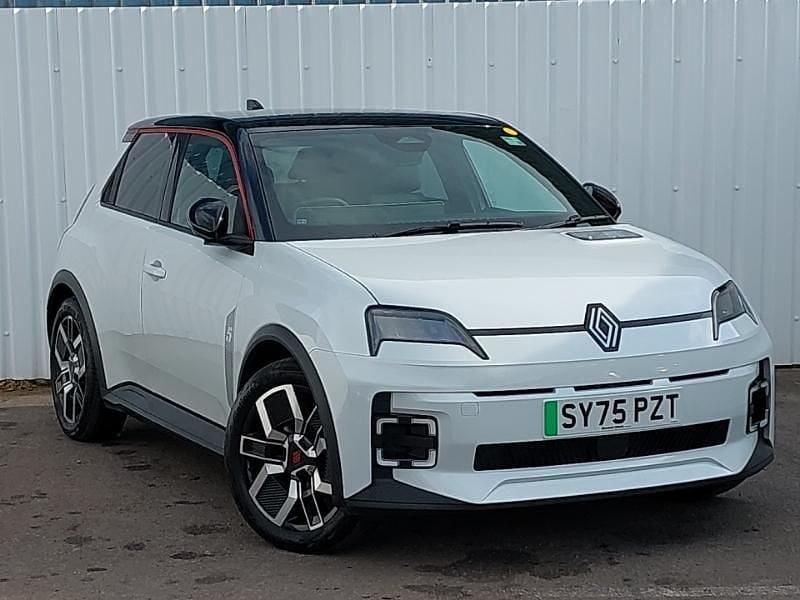 New Renault R5 Urban 88 kW (120 HP) 2025 White Hatchback