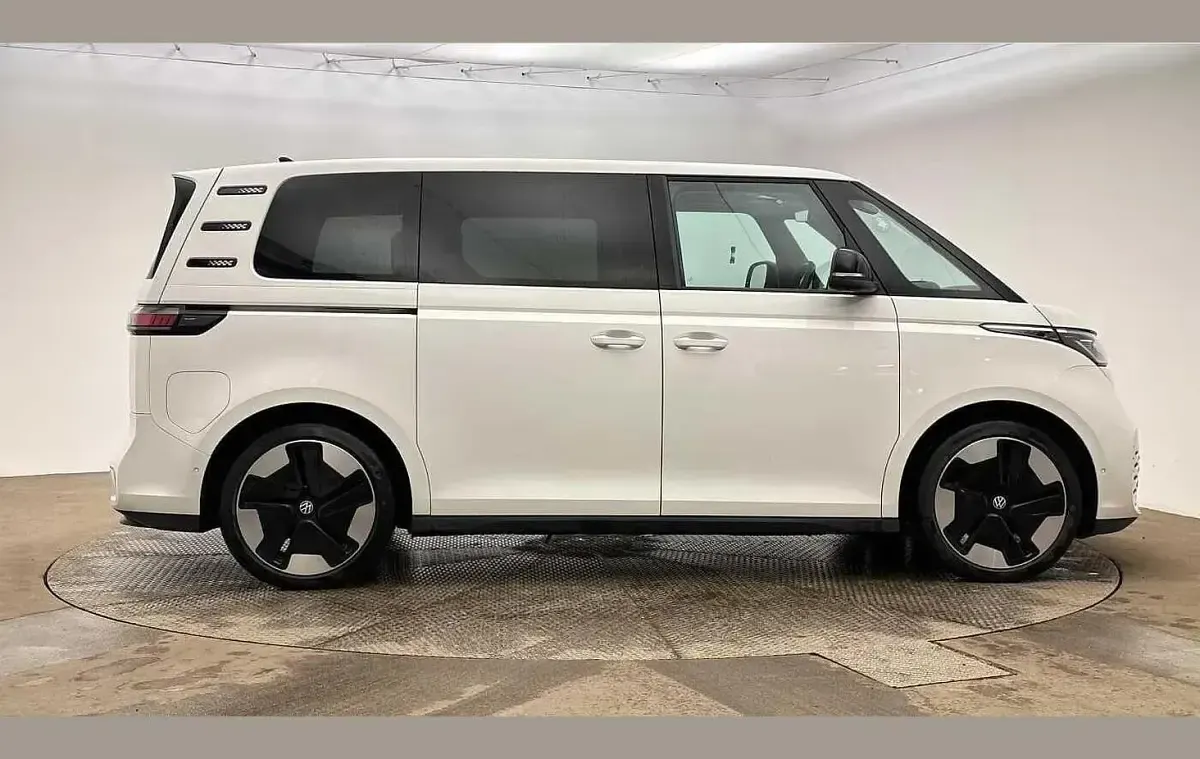Used VW ID. Buzz Pro 147 kW (200 HP) 2024 White MPV