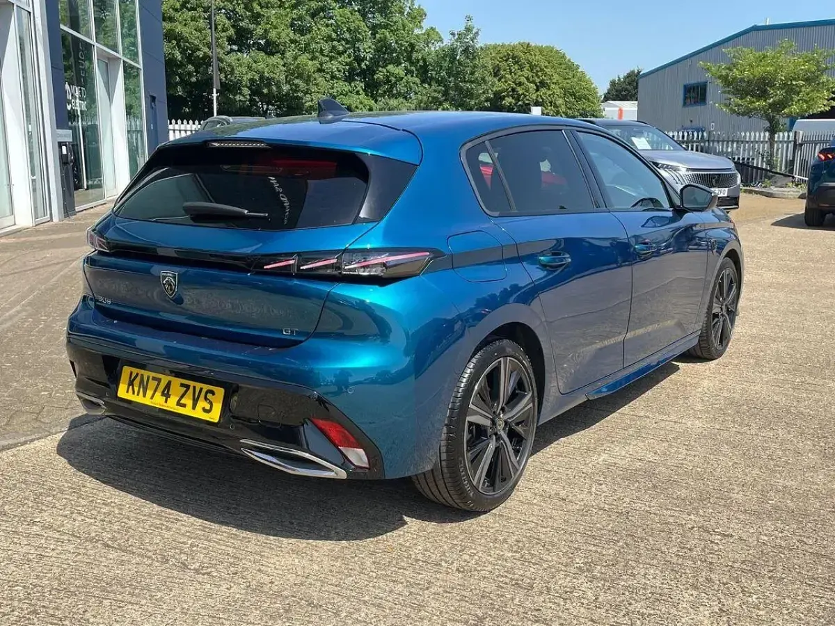 Used Peugeot 308 GT 129 HP (94 kW) 2024 Blue Hatchback