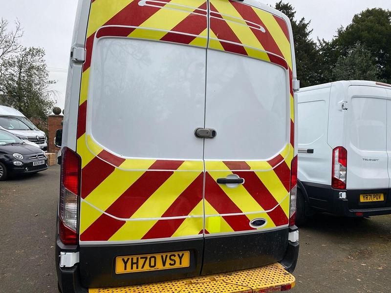 Usado Ford Transit S 130 HP (95 kW) 2020 Branco Van