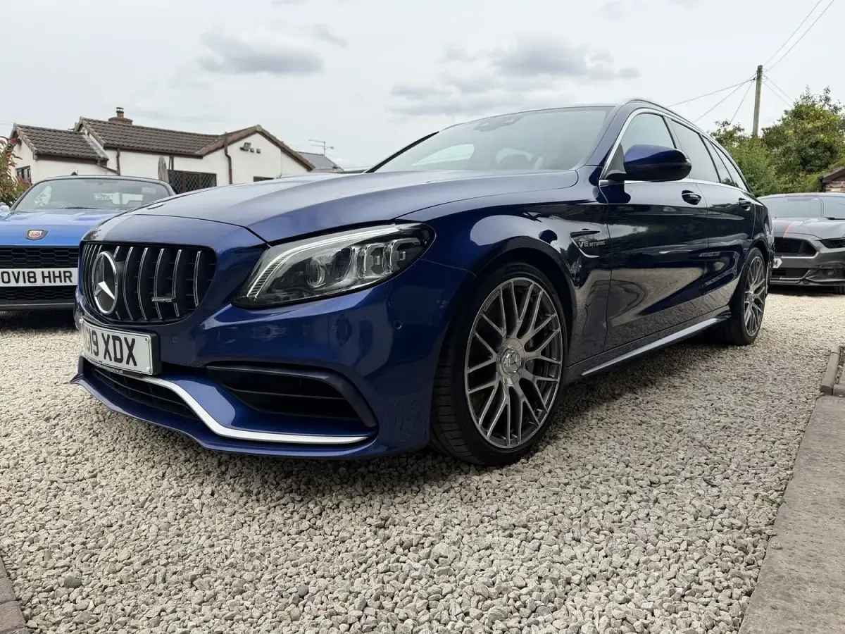 Used Mercedes C63 AMG AMG 476 HP (350 kW) 2019 Blue Estate
