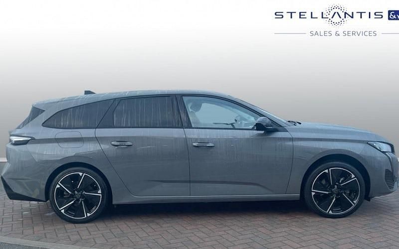 Used Peugeot e-308 SW Allure 114 kW (156 HP) 2025 Estate