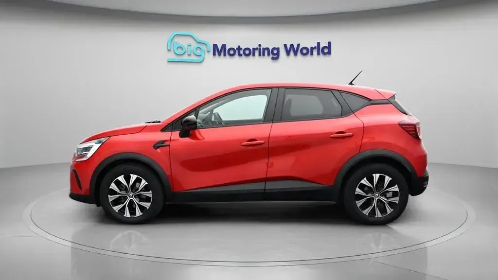 Used Renault Captur Evolution 145 HP (106 kW) 2023 Red SUV