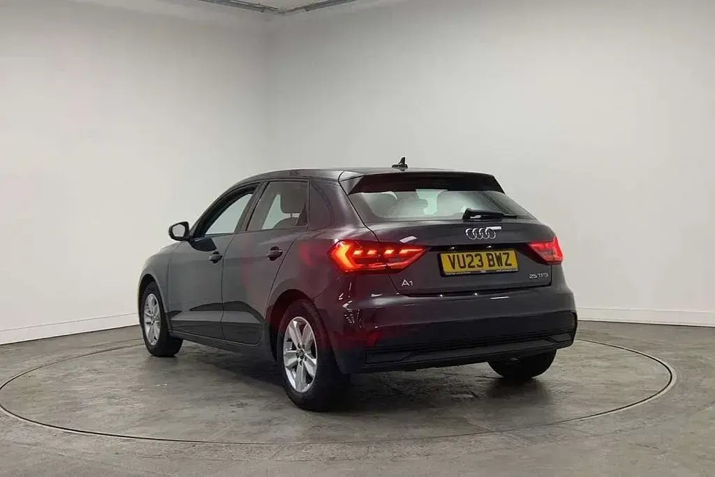 Used Audi A1 Design 94 HP (69 kW) 2023 Grey SUV