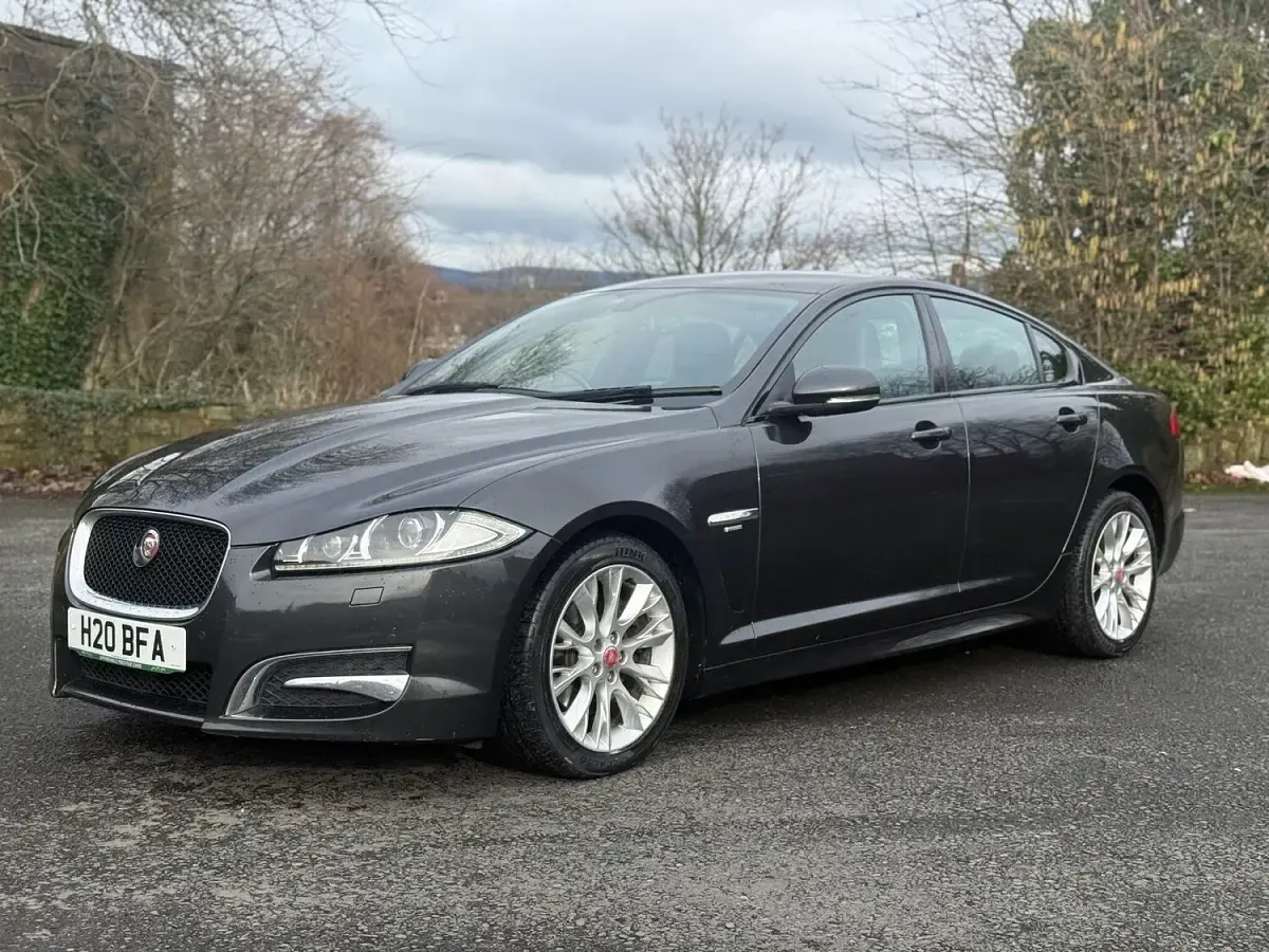 Used Jaguar XF R-Sport 200 HP (147 kW) 2014 Grey Sedan
