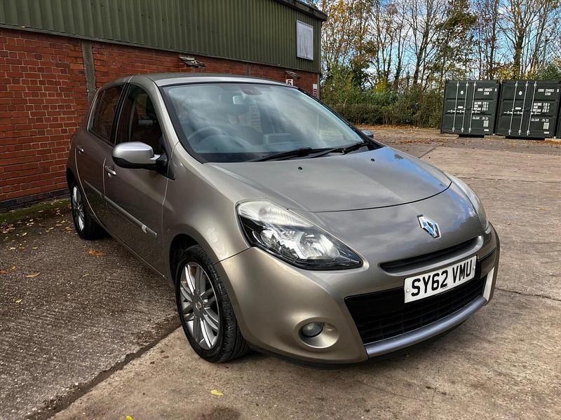 Beige Used 2012 Renault Clio IV Dynamique Hatchback | £2,995 (Super price) - Image 1/4
