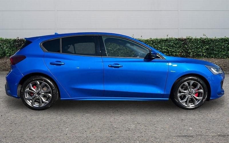 New Ford Focus ST-Line 155 HP (114 kW) 2025 Hatchback