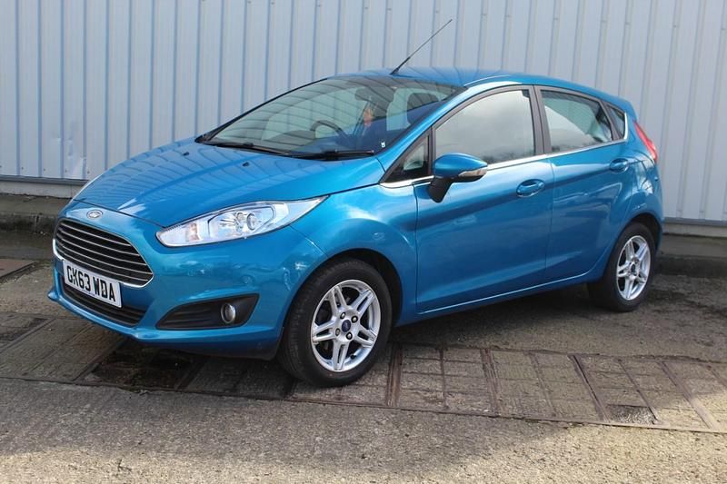 Used Ford Fiesta Zetec 2013 Blue Hatchback