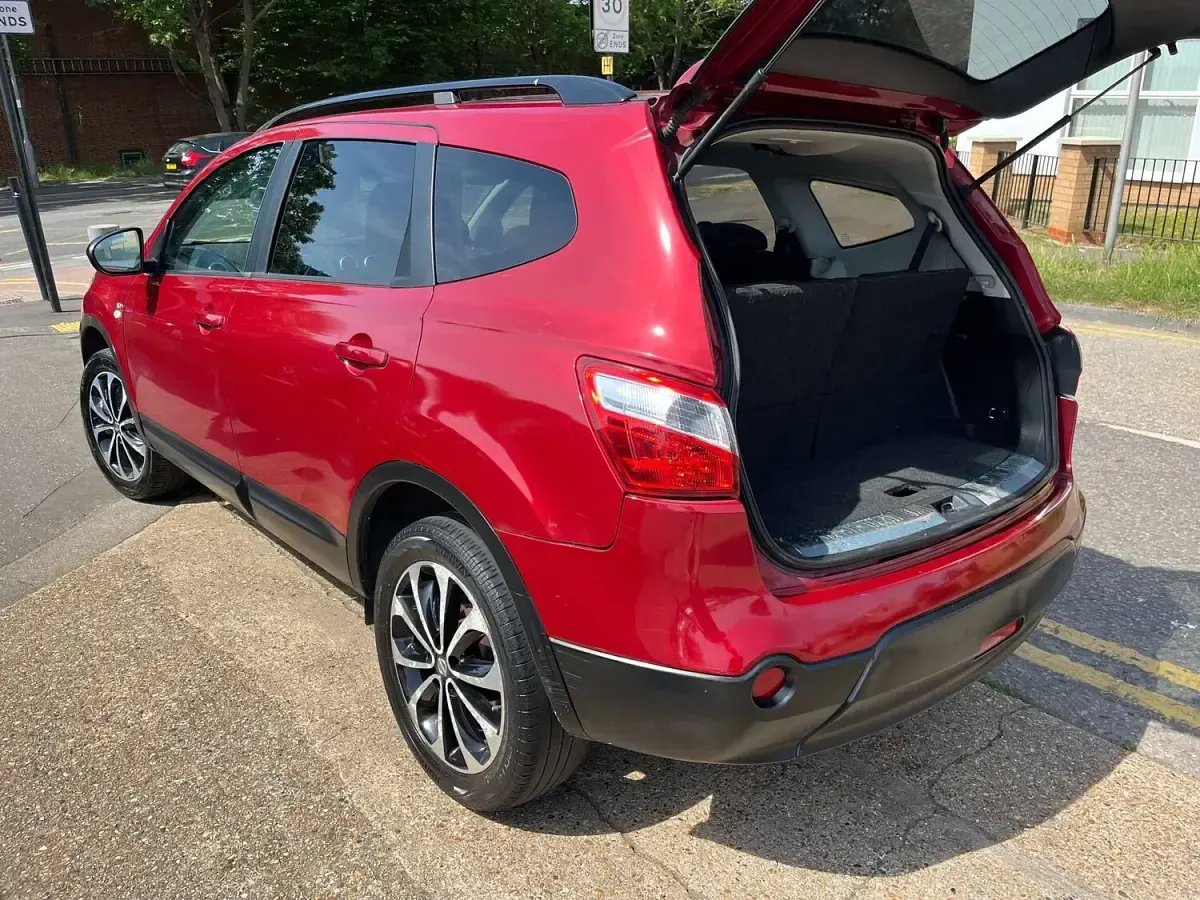 Used Nissan Qashqai +2 360º 110 HP (80 kW) 2013 Red SUV