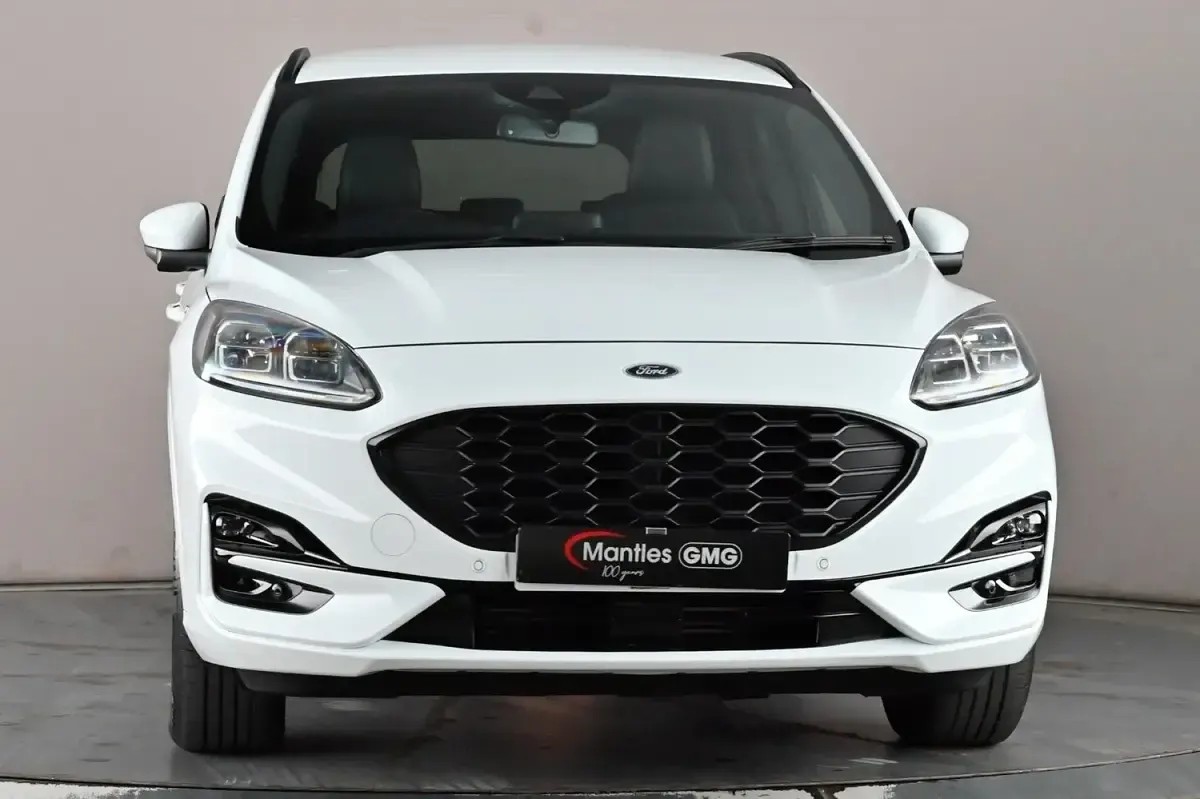 Used Ford Kuga ST-Line 150 HP (110 kW) 2022 White SUV