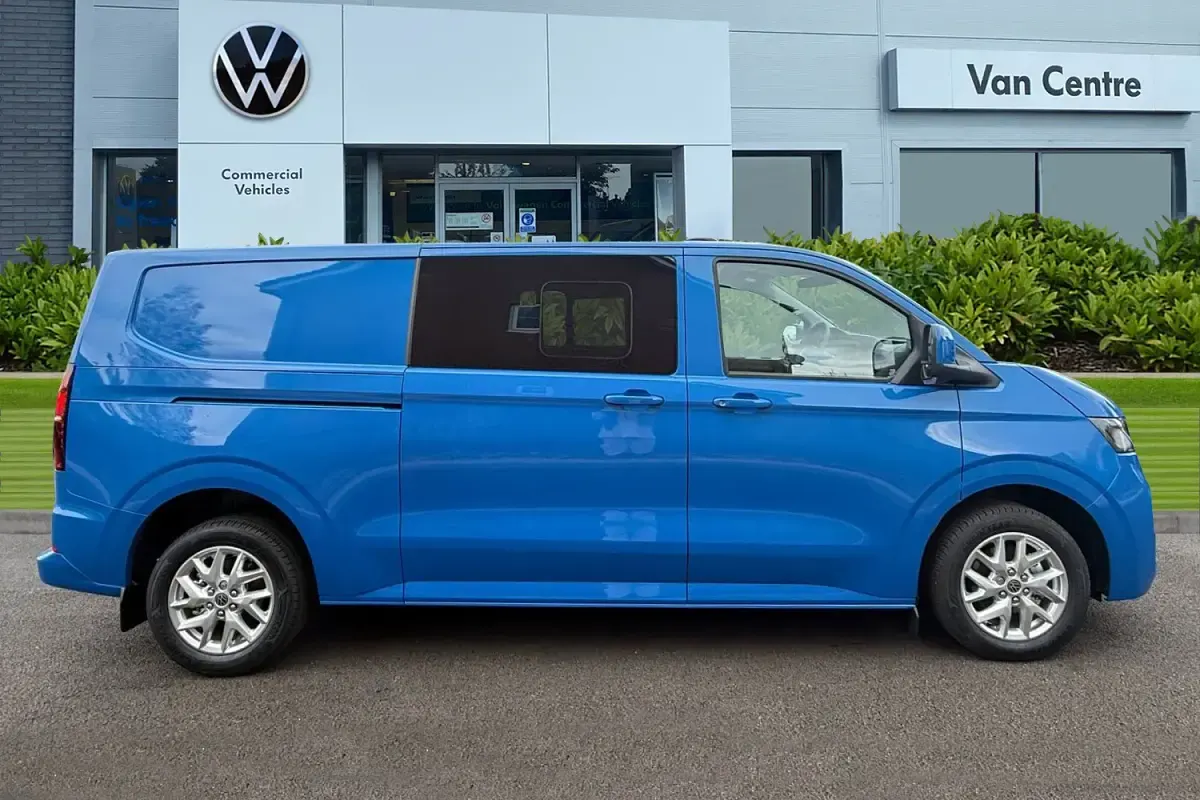 Ny VW Transporter Pro 2025 Blå Van