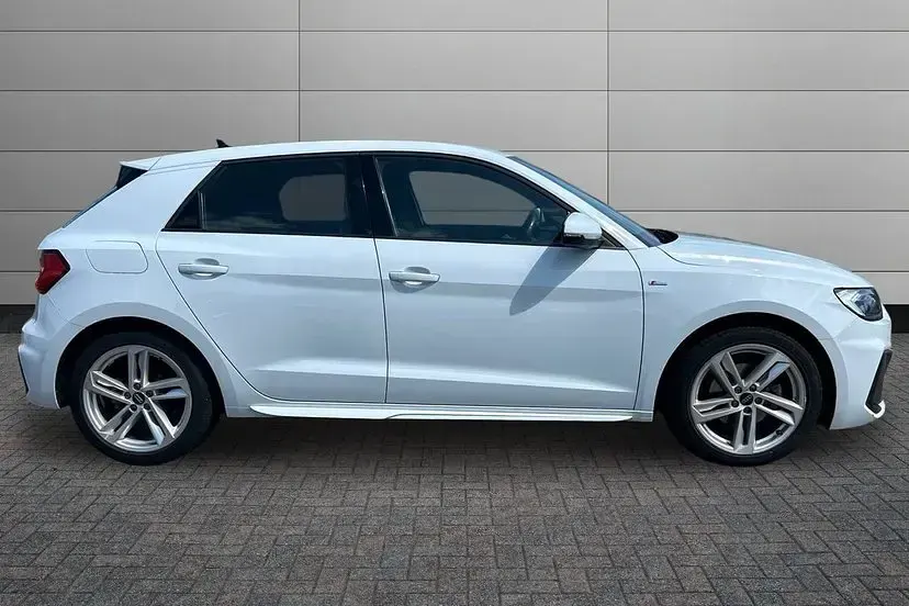 Used Audi A1 Sportback S-Line 108 HP (79 kW) 2023 Glacier white Hatchback