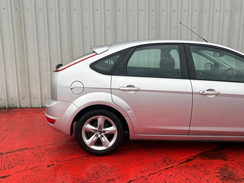 Used Ford Focus Zetec 2008 Silver Hatchback