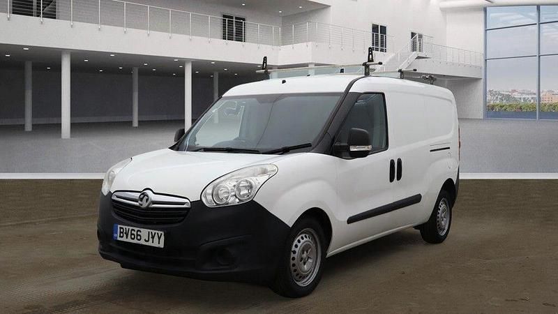 White Used 2016 Vauxhall Combo S MPV | £3,490 (Fair price) - Image 1/4