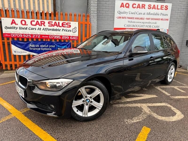 Begagnad BMW 318 2013 Svart Kombi