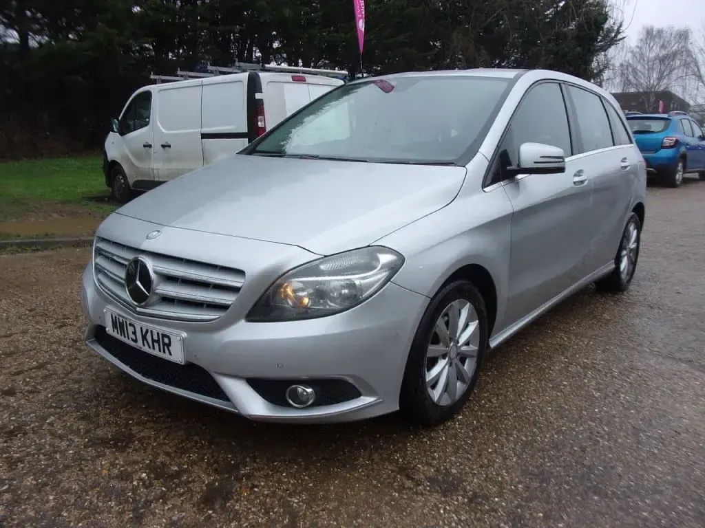 Used Mercedes B180 SE 109 HP (80 kW) 2013 Silver Hatchback