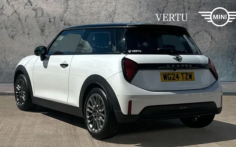 Used Mini Cooper Classic 150 kW (204 HP) 2026 Hatchback