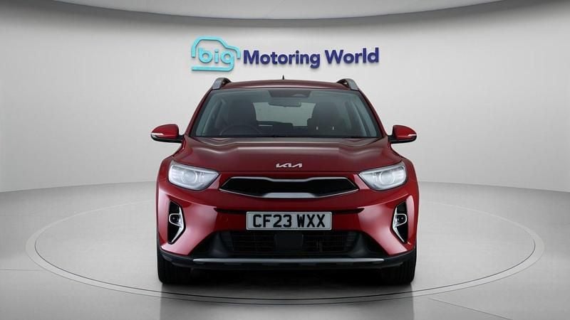 Used Kia Stonic 99 HP (72 kW) 2023 Red SUV