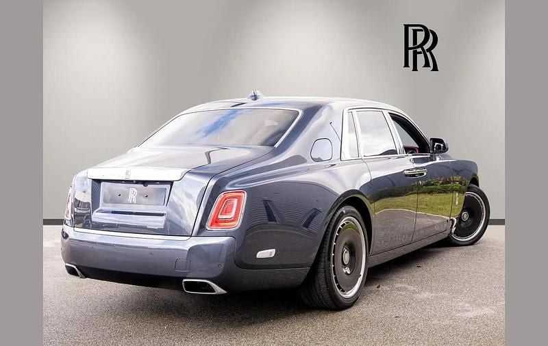 Used Rolls Royce Phantom 563 HP (414 kW) 2023 Grey Sedan