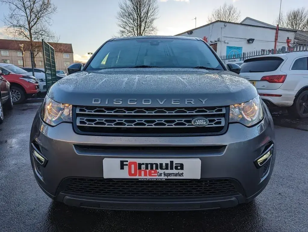 Used Land Rover Discovery 5 Pure 150 HP (110 kW) 2017 Grey SUV