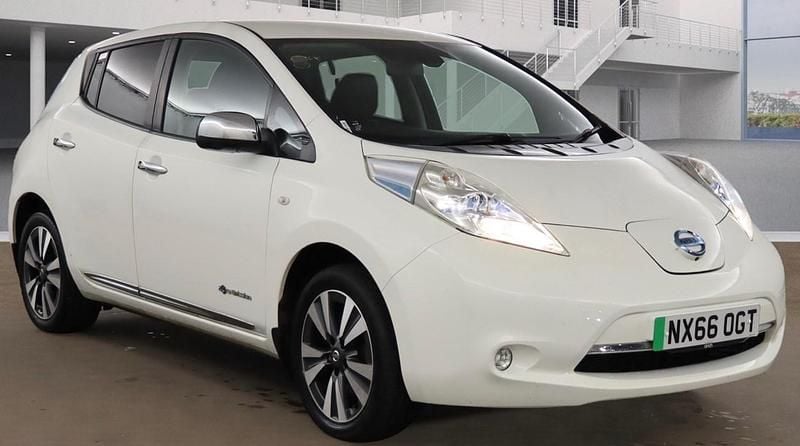 Used Nissan Leaf Tekna 80 kW (109 HP) 2016 White Hatchback
