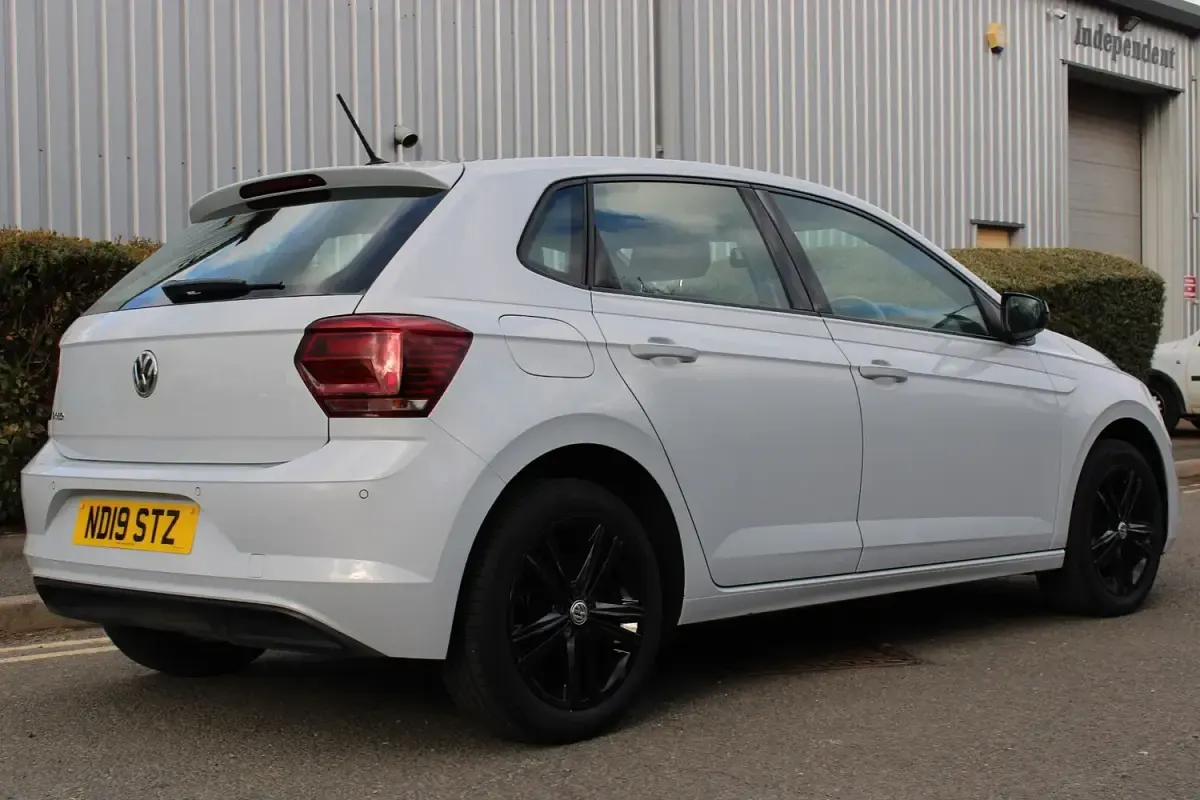Used VW Polo SE 95 HP (69 kW) 2019 Silver Hatchback