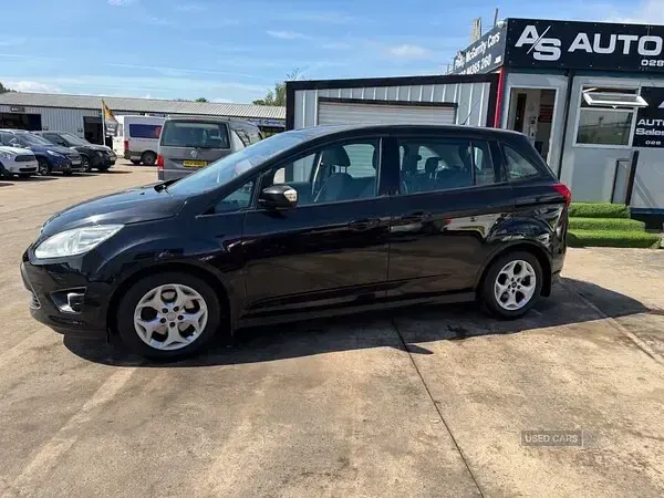 Used Ford Grand C-Max Zetec 115 HP (84 kW) 2013 Black MPV