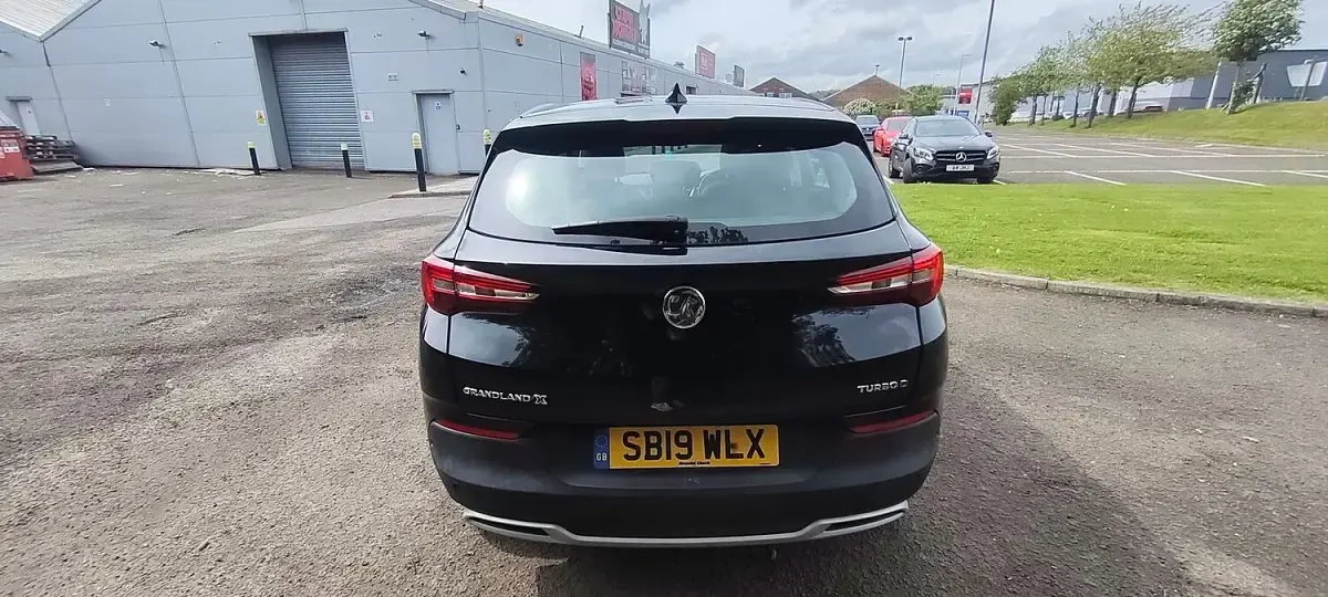 Used Vauxhall Grandland X Elite 130 HP (95 kW) 2019 Black SUV