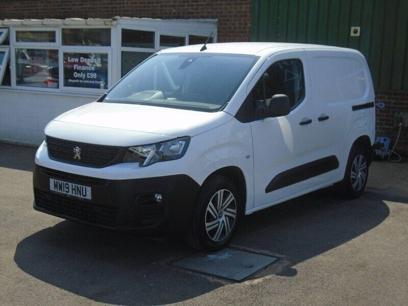 White Used 2019 Peugeot Partner S MPV | £12,990 (Fair price) - Image 1/4
