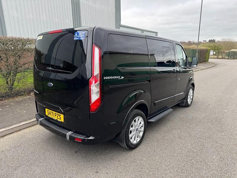 Used Ford Tourneo Titanium 130 HP (95 kW) 2022 Black MPV