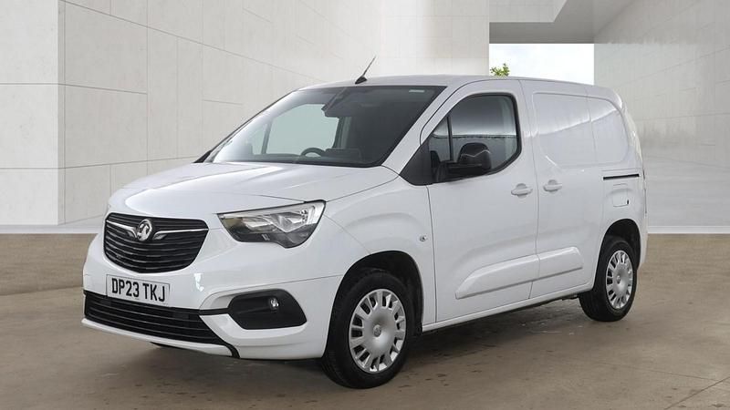 Used Vauxhall Combo 100 HP (73 kW) 2023 White MPV