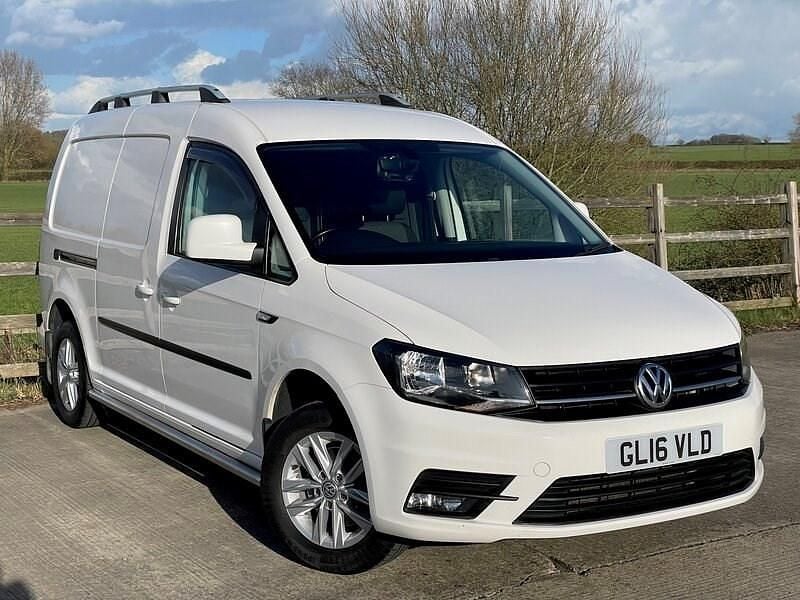 Used VW Caddy Maxi Highline 102 HP (75 kW) 2016 White MPV
