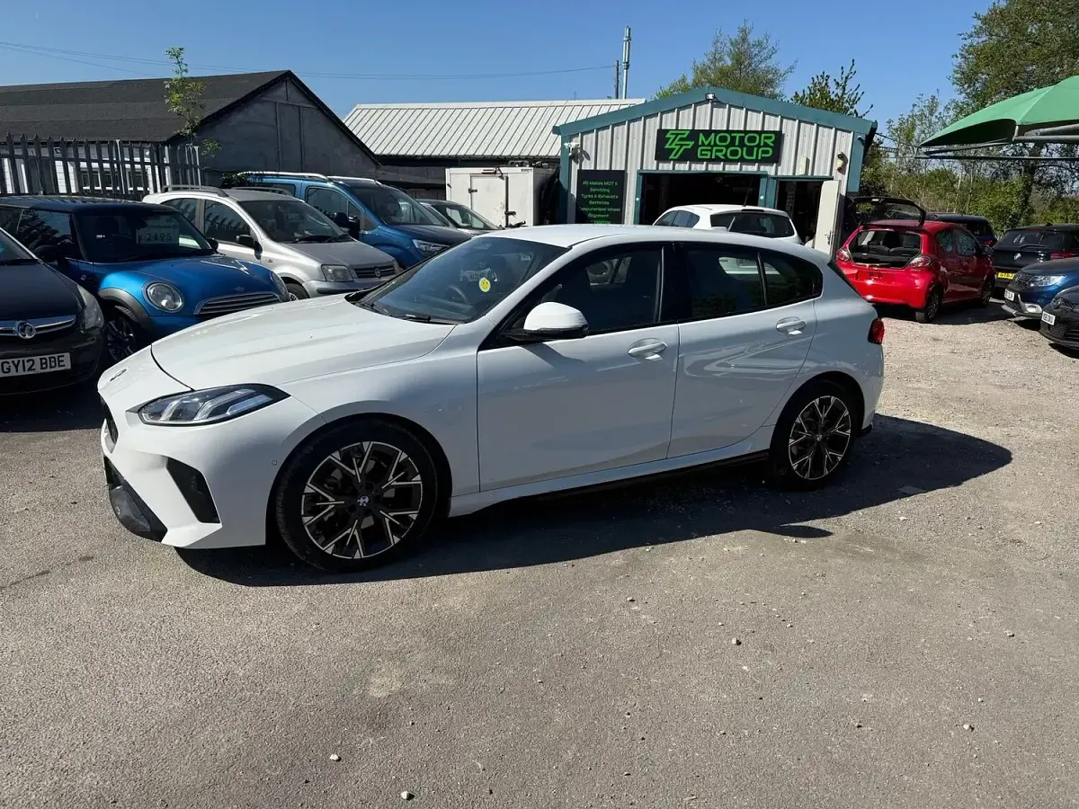 Used BMW 120 M Sport 170 HP (125 kW) 2025 White Hatchback