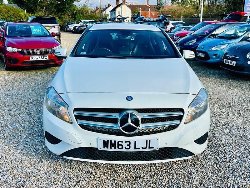 Used Mercedes A200 136 HP (100 kW) 2014 White Hatchback