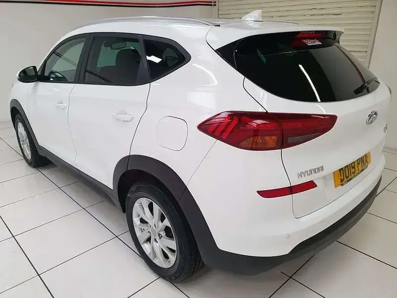 Used Hyundai Tucson SE 177 HP (130 kW) 2019 White SUV